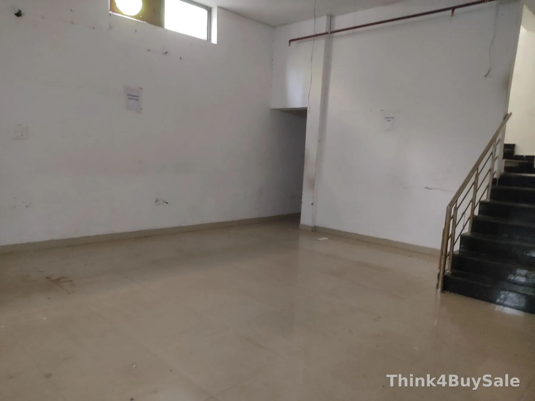 1,500 sq.ft Warehouse for Rent in Sector 63, Noida